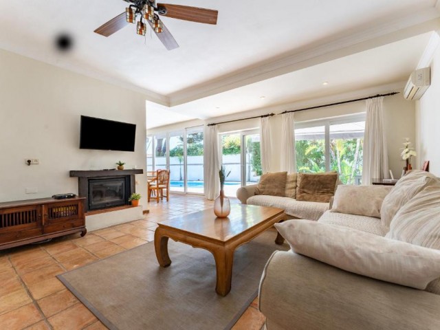 5 Makuuhuoneen Huvila Marbesa