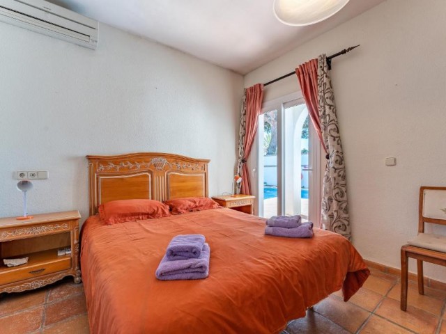 5 Makuuhuoneen Huvila Marbesa