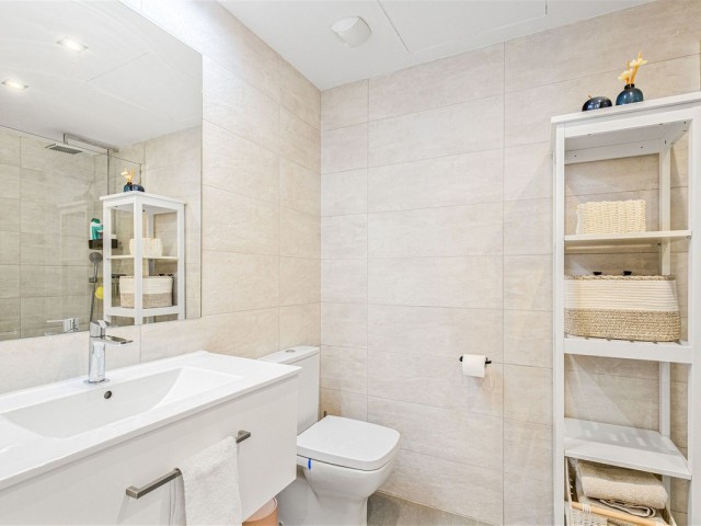 Apartamento con 2 Dormitorios  en Manilva