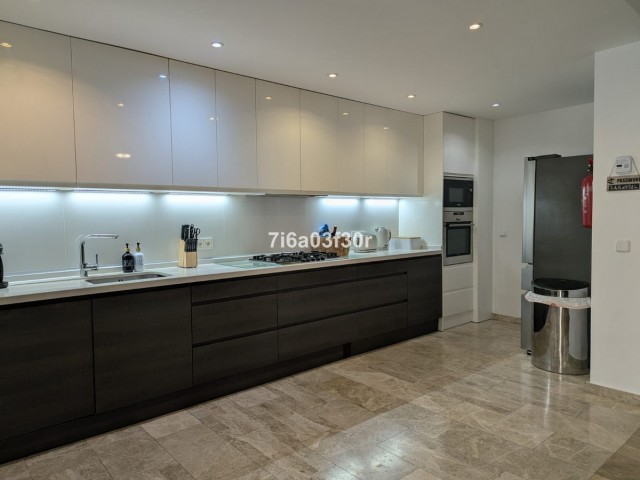 3 Makuuhuoneen Huoneisto San Pedro de Alcántara