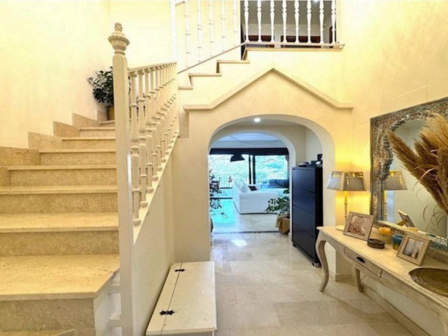 Adosado con 3 Dormitorios  en Estepona