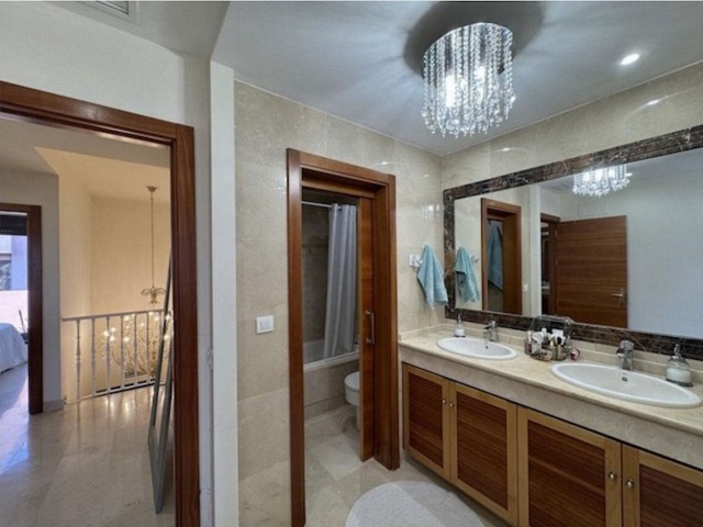 3 Soveroms Rekkehus i Estepona