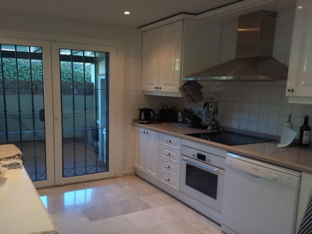 3 Bedrooms Townhouse in Guadalmina Baja