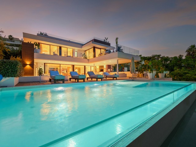 5 Slaapkamer Villa in Nueva Andalucía