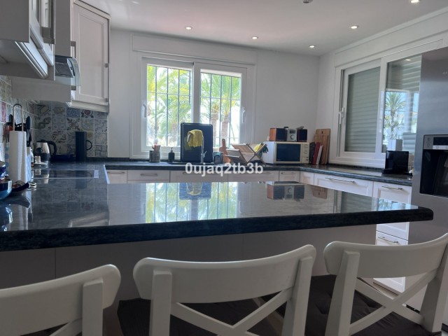4 Slaapkamer Appartement in Nueva Andalucía
