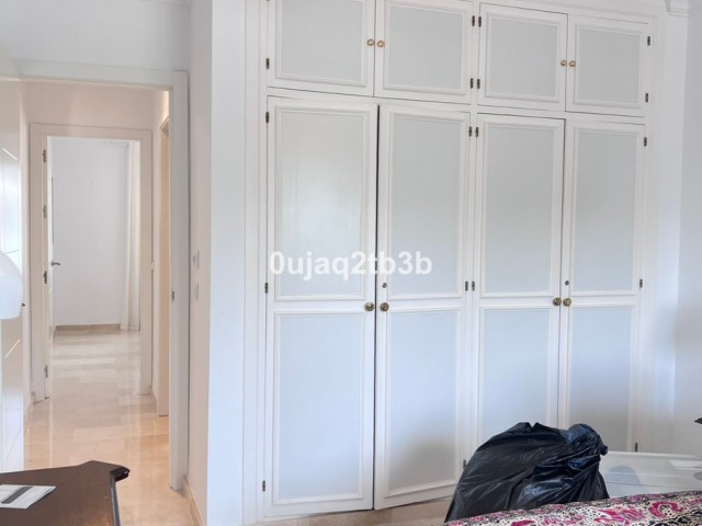 4 Slaapkamer Appartement in Nueva Andalucía