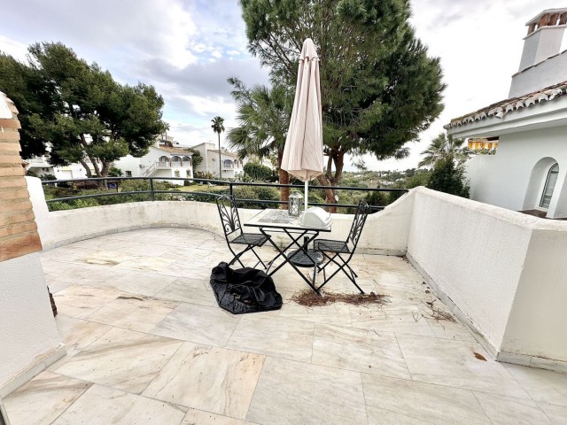 4 Makuuhuoneen Rivitalo Calahonda