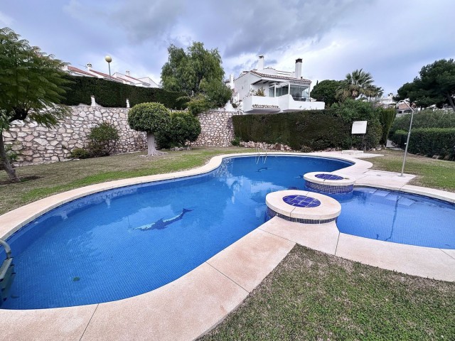 4 Schlafzimmer Reihenhaus in Calahonda