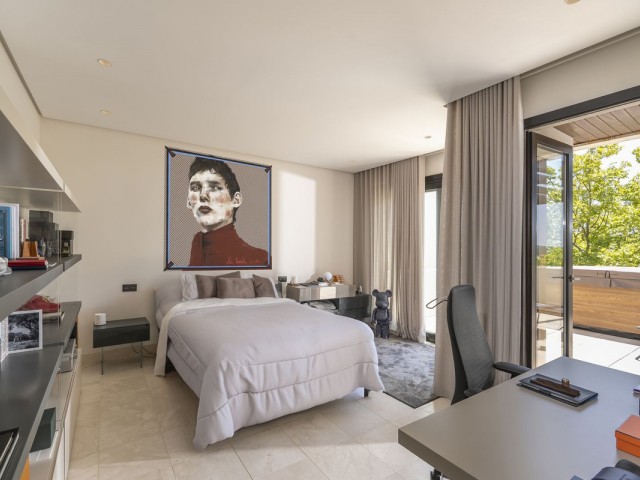 5 Bedrooms Townhouse in Sotogrande