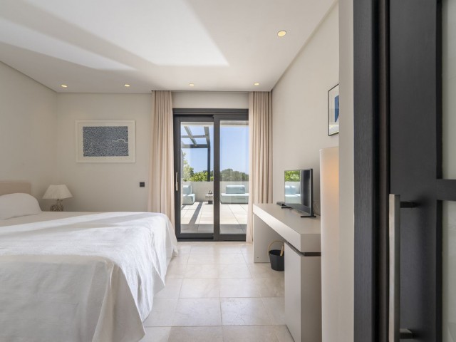 5 Bedrooms Townhouse in Sotogrande