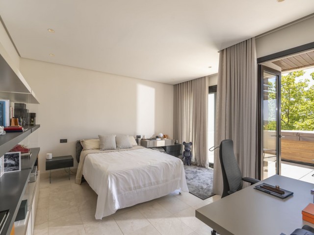 5 Bedrooms Townhouse in Sotogrande