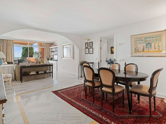 2 Bedrooms Apartment in Nueva Andalucía