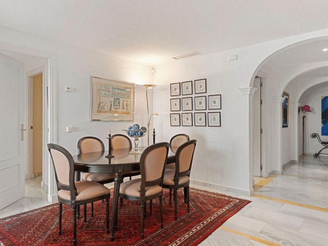 2 Bedrooms Apartment in Nueva Andalucía