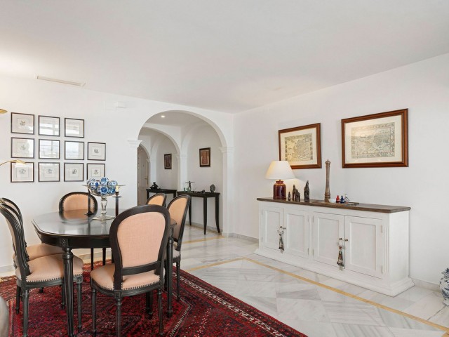 2 Bedrooms Apartment in Nueva Andalucía