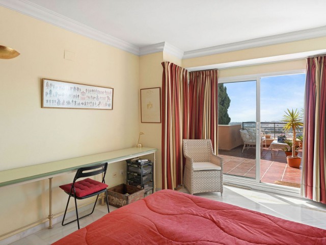 2 Bedrooms Apartment in Nueva Andalucía