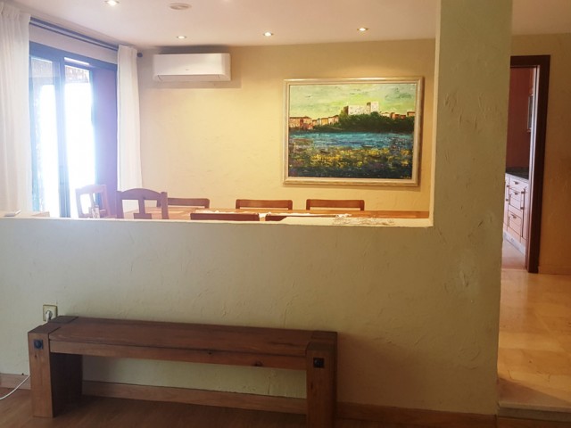 5 Bedrooms Villa in Elviria