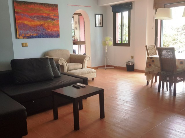 5 Bedrooms Villa in Elviria