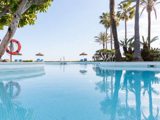 Apartamento con 2 Dormitorios  en Estepona