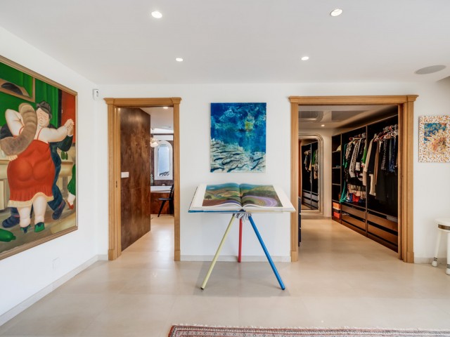 4 Bedrooms Villa in Nueva Andalucía