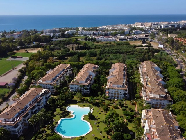 Apartamento con 2 Dormitorios  en Puerto Banús