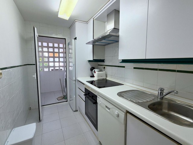 Apartamento con 2 Dormitorios  en Puerto Banús