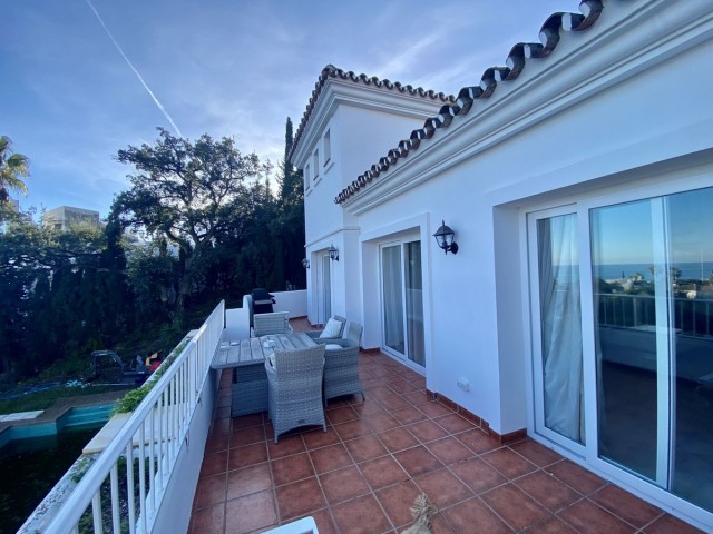 5 Bedrooms Villa in Calahonda