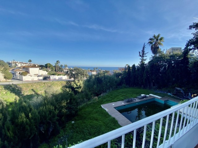 5 Bedrooms Villa in Calahonda