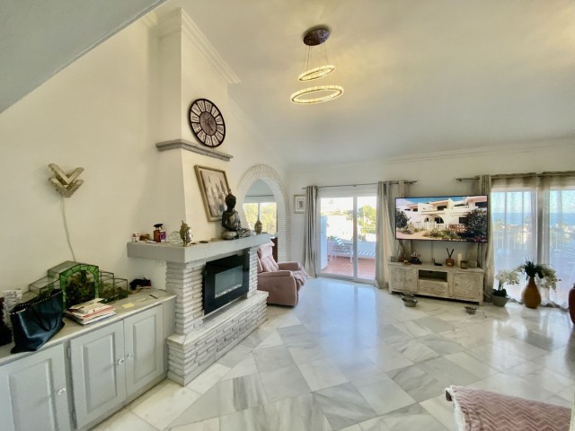 5 Bedrooms Villa in Calahonda