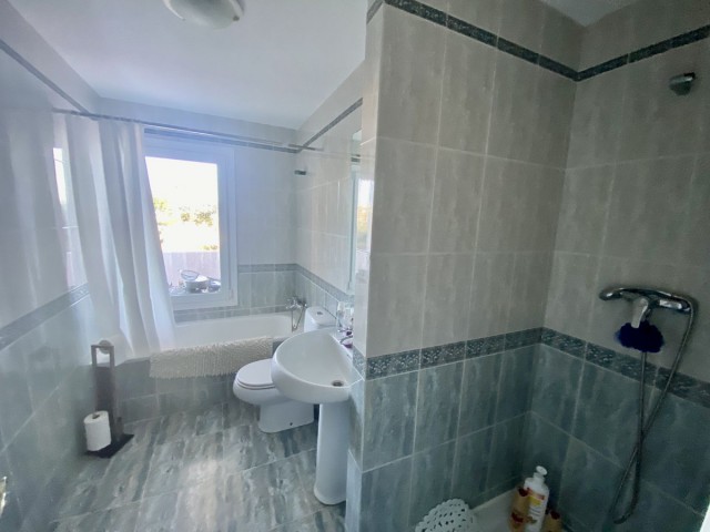 5 Bedrooms Villa in Calahonda