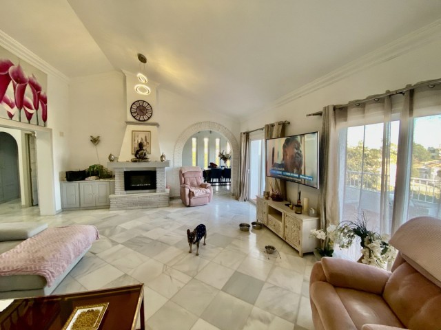 5 Makuuhuoneen Huvila Calahonda