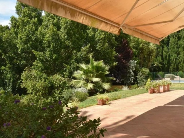 Villa avec 4 Chambres  à San Roque