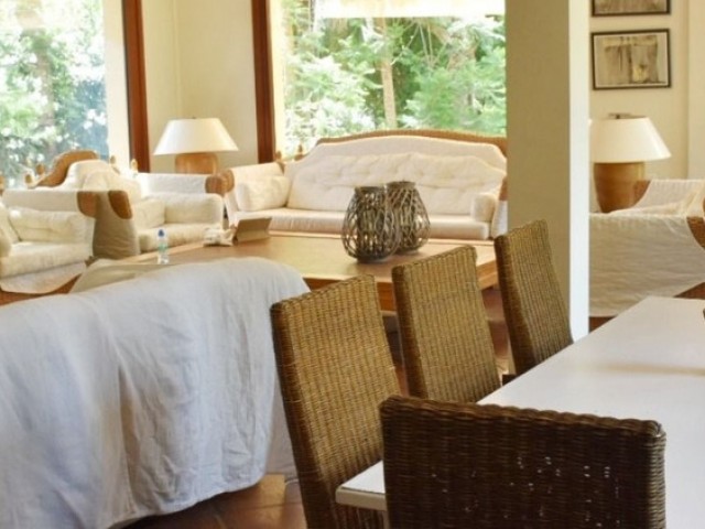 Villa avec 4 Chambres  à San Roque