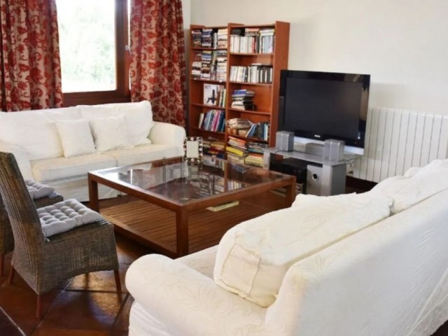 Villa avec 4 Chambres  à San Roque