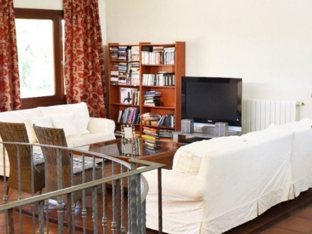 Villa avec 4 Chambres  à San Roque