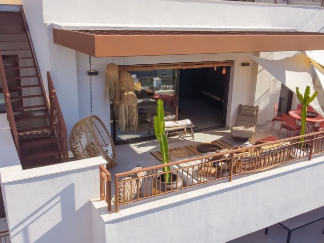 Ático con 3 Dormitorios  en Istán