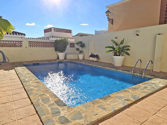 6 Bedrooms Villa in Benalmadena Costa