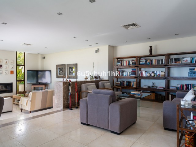 Villa avec 6 Chambres  à Málaga