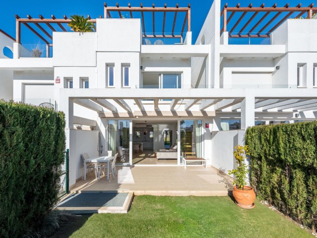 4 Makuuhuoneen Rivitalo Calahonda