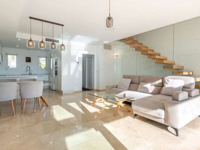 4 Makuuhuoneen Rivitalo Calahonda