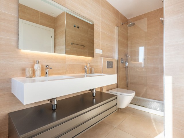 4 Makuuhuoneen Rivitalo Calahonda