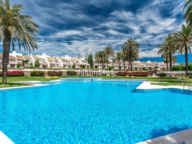 2 Sovrums Lägenhet i Nueva Andalucía