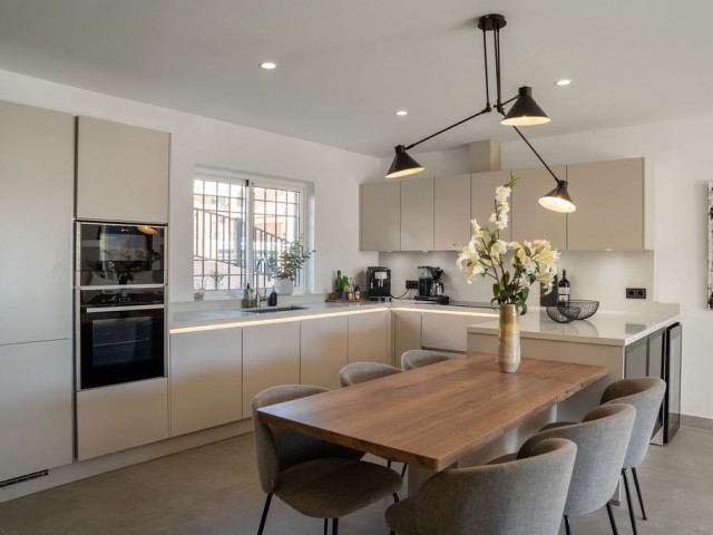 4 Makuuhuoneen Rivitalo Nueva Andalucía