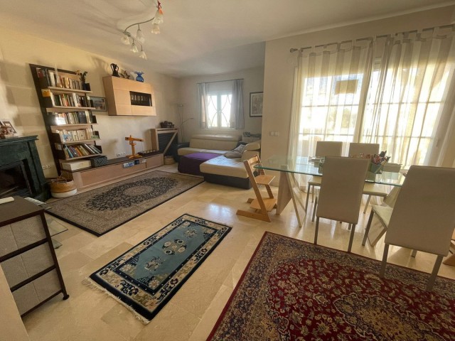 6 Slaapkamer Rijtjeshuis in Alhaurín de la Torre