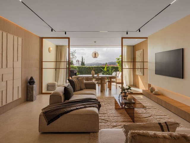4 Schlafzimmer Reihenhaus in Nueva Andalucía