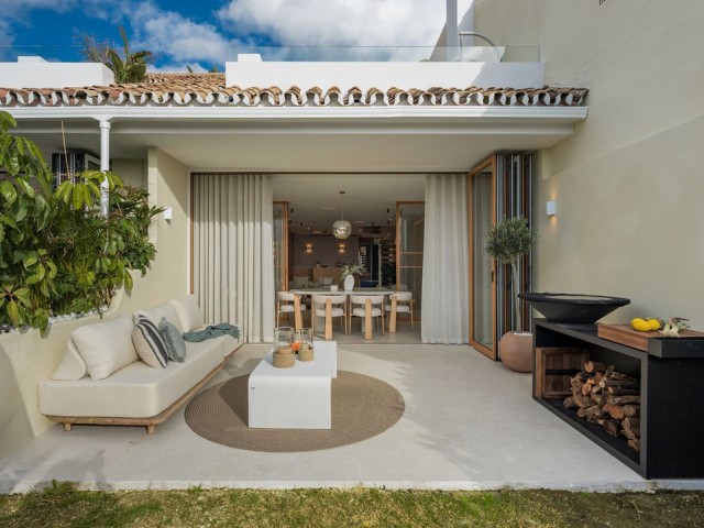 4 Schlafzimmer Reihenhaus in Nueva Andalucía