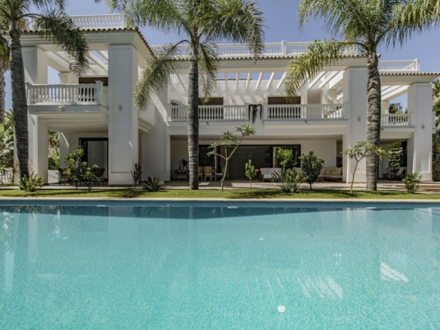 6 Schlafzimmer Villa in Guadalmina Baja