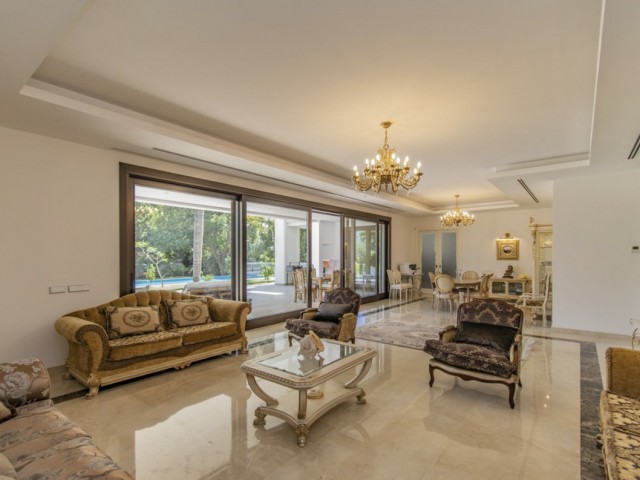 6 Schlafzimmer Villa in Guadalmina Baja