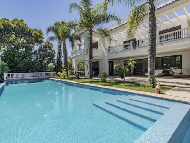 6 Schlafzimmer Villa in Guadalmina Baja