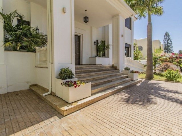 6 Schlafzimmer Villa in Guadalmina Baja