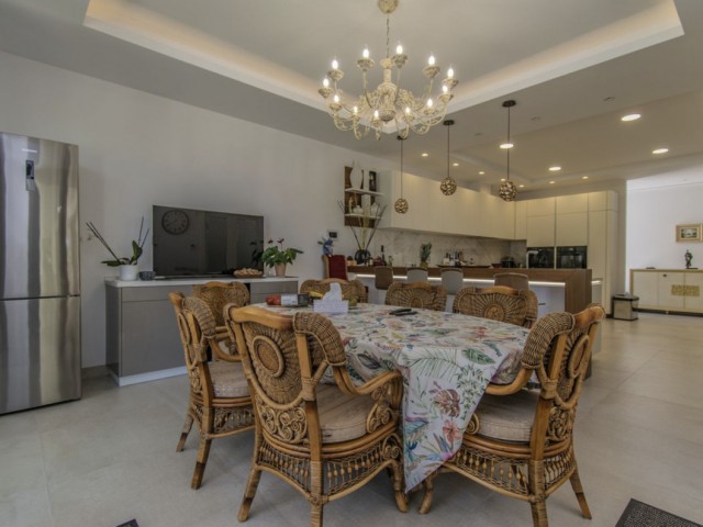 6 Schlafzimmer Villa in Guadalmina Baja